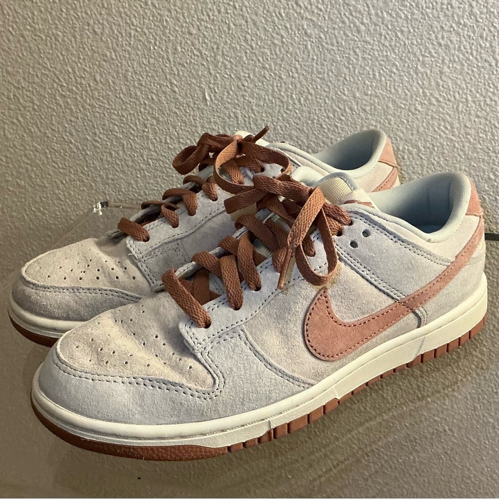 Nike Dunk Low “Fossil Rose”